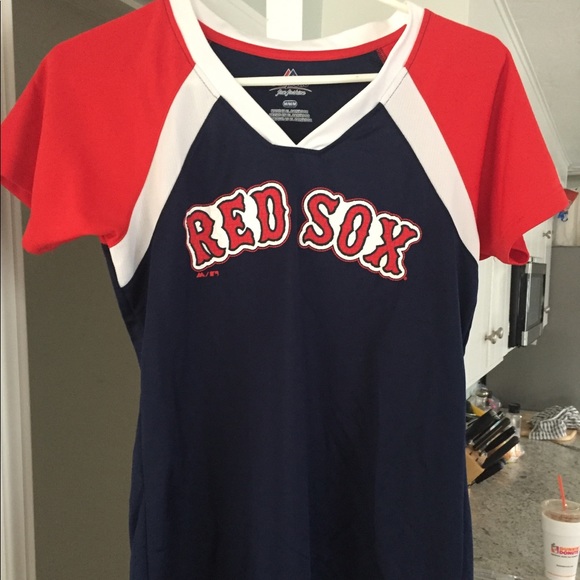 Women’s Majestic Red Sox Top - Picture 2 of 6